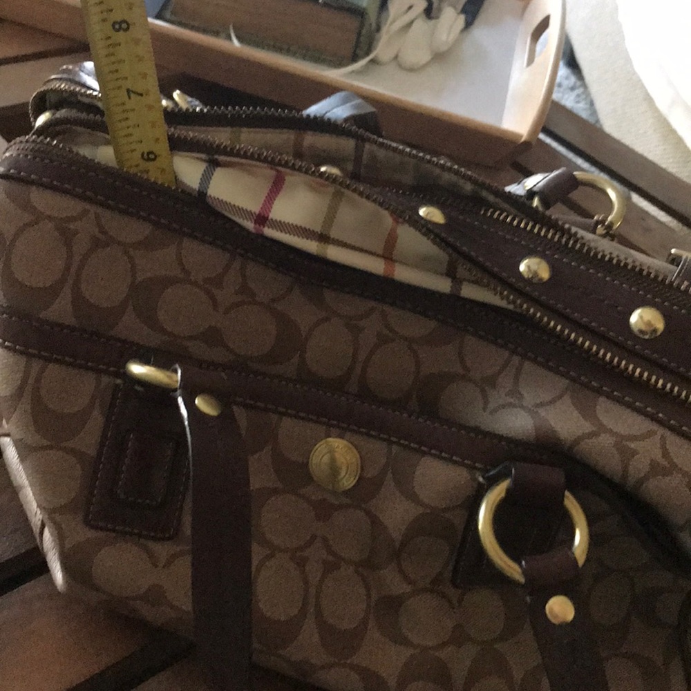 Coach purse! - Picture 4 of 5